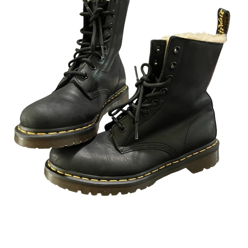 Dr. Martens Faux Fur Lined Lace Up Boots 1460 women’s Sz 7